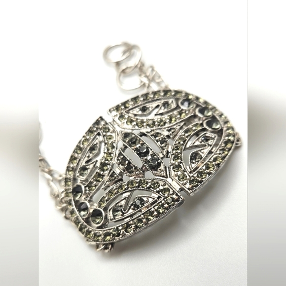 🟢3/$19🟢 Silver Rhinestone Silver Tone Bracelet Small - Medium Size Deco Style - Picture 9 of 9